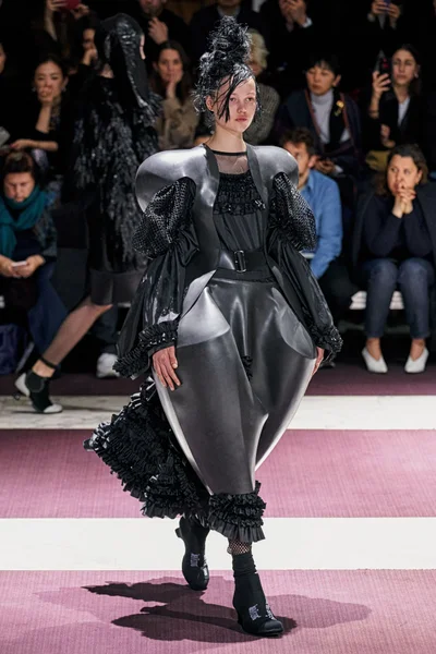 Look 32
